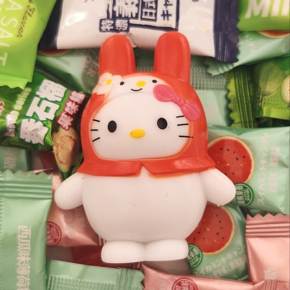 Hello Kitty with Melody hat